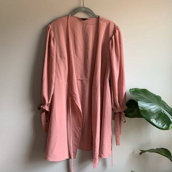 Topshop Blush Colored Long Sleeve Wrap Dress Sz 6 - Picture 9 of 9